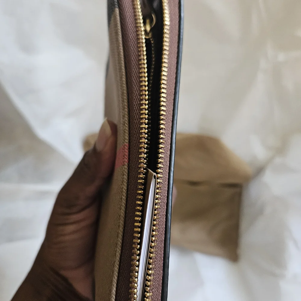Burberry Brown Leather Zip Wallet with Iconic Check - Picture 7 of 8